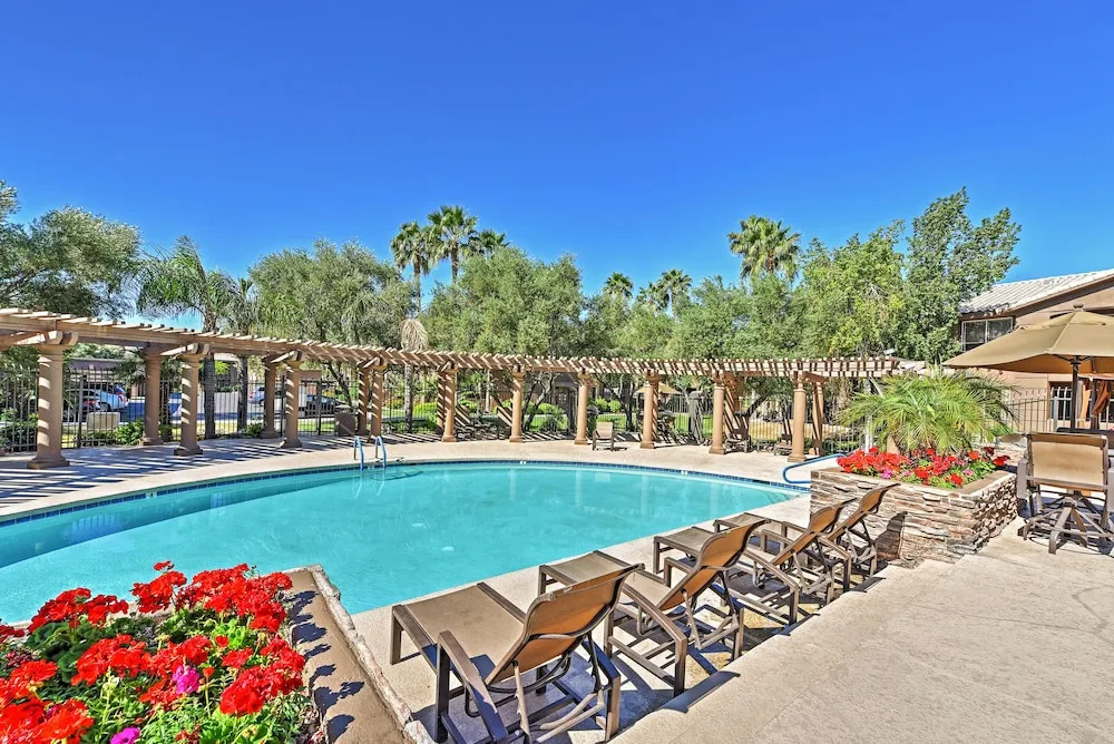 < 1 Mi to Scottsdale Quarter! Resort Condo w/ Pool