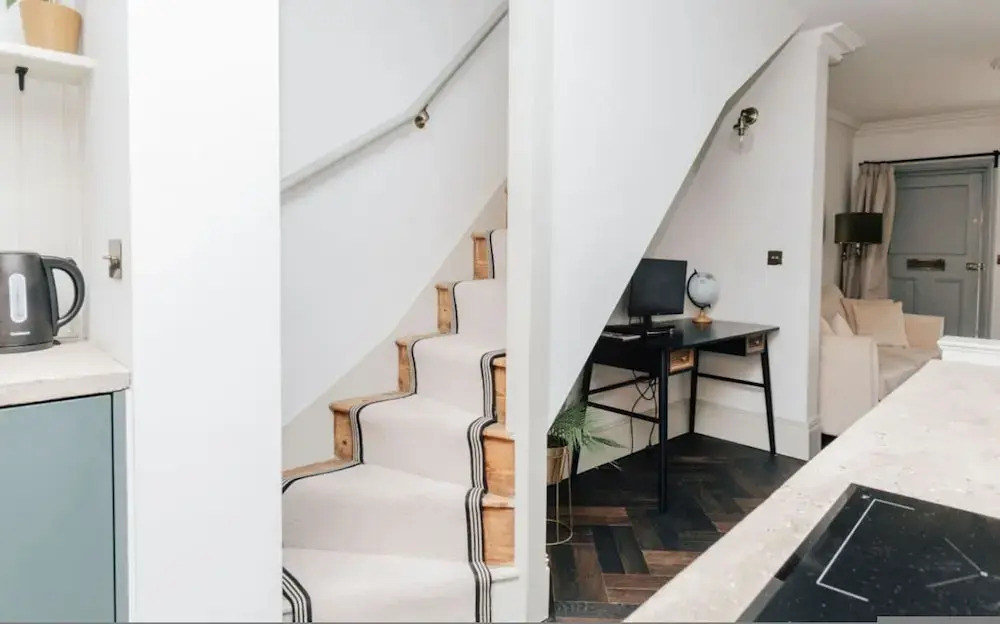 The Emerald - Central Henley 2 Bedroom House - From 145 Per Night
