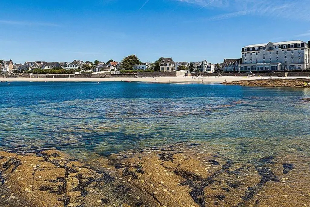 Appartement jardin a 100m de la plage et Thalasso
