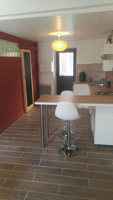 studio idéalement placé, calanques et centre ville
