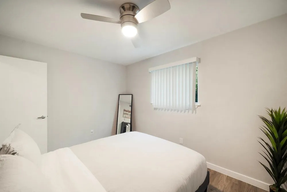 Modern 1BR Near UT Hyde Park Evonify