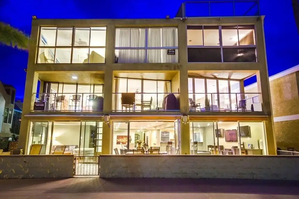 Waterfront Getaway 7 9 Bedrooms 8.5 Bathrooms Townhouse