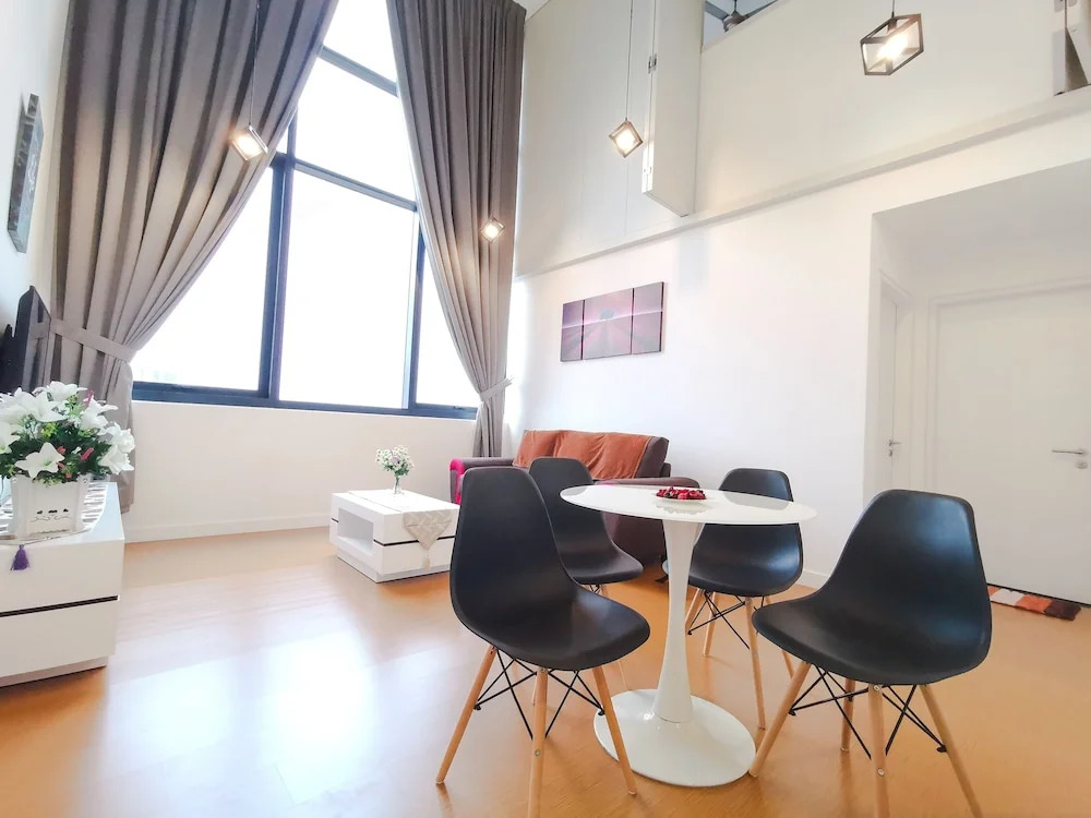 The Hub Service Apartment