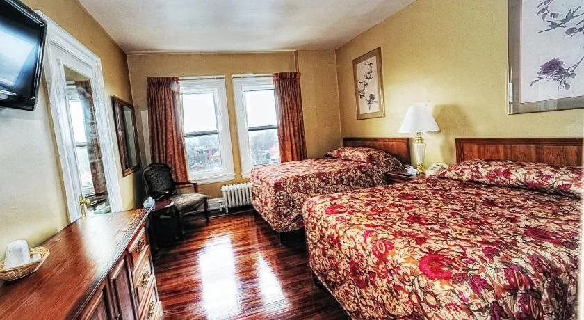 Lenox Hotel and Suites