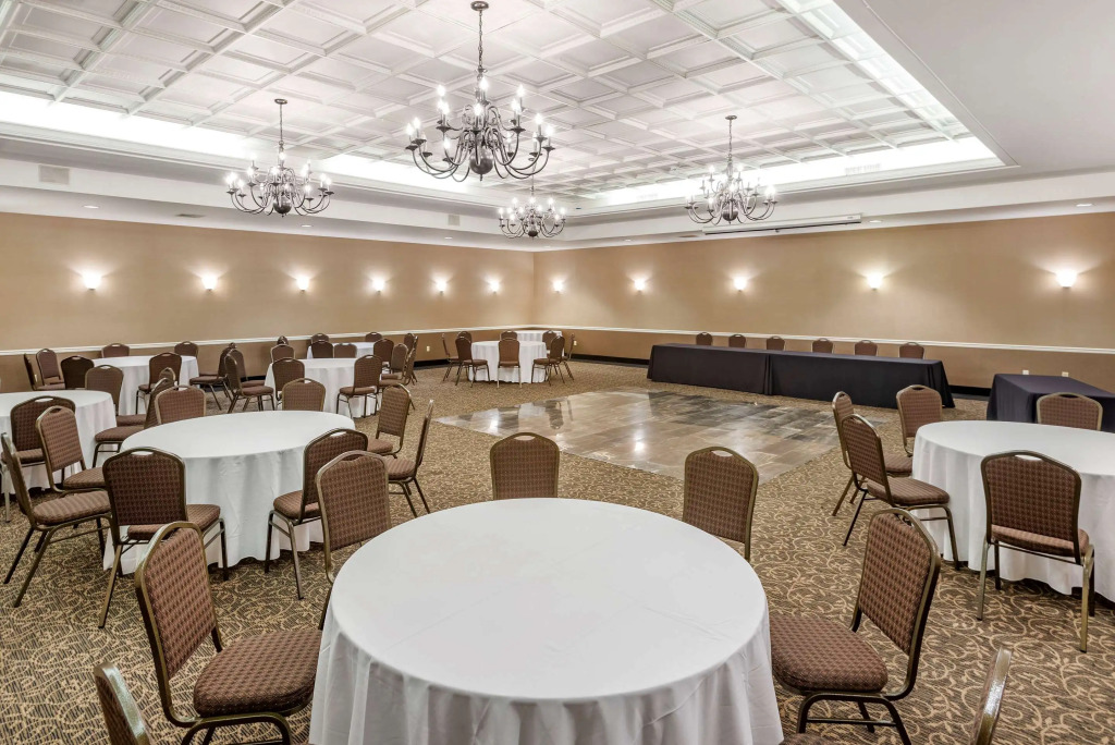 Comfort Suites Bethlehem Near Lehigh University and LVI Airport