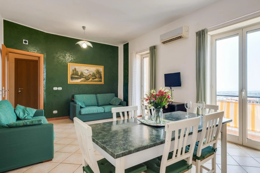 Roomy And Bright Apartment With Balconies X6