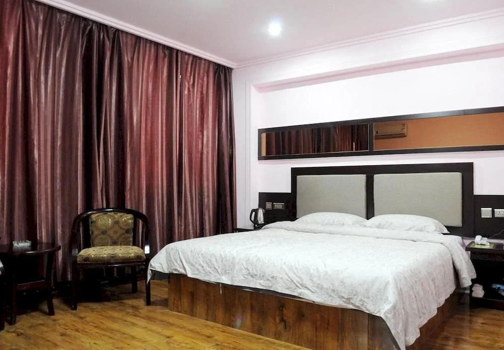 Zhuo  Ya  Boutique  Hotel(蛟河卓亚精品酒店)