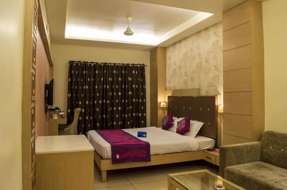 Capital O 1547 Hotel The Oasis