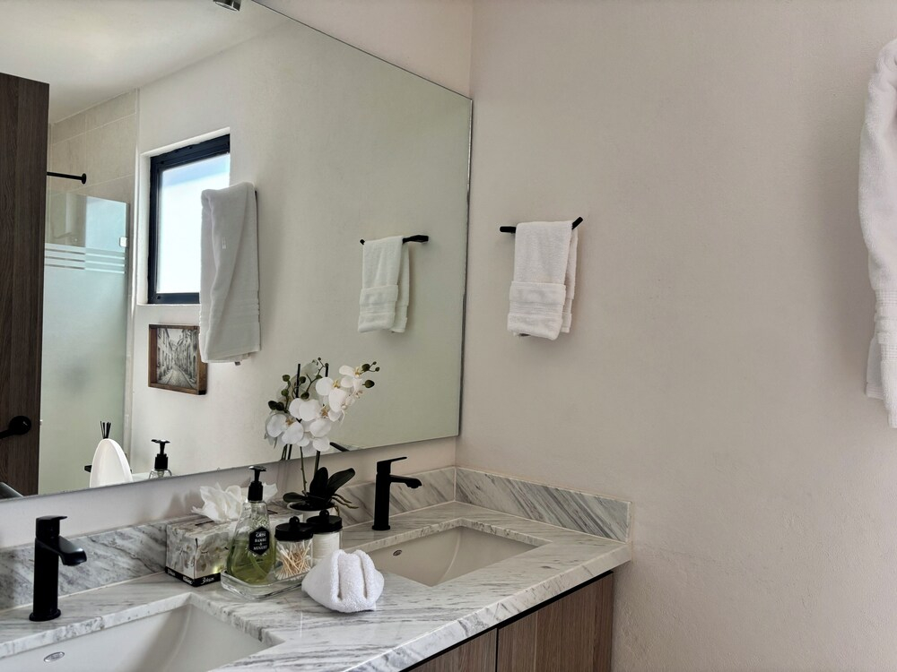 Private Hot Tub - 5BR in Nueva Escondida