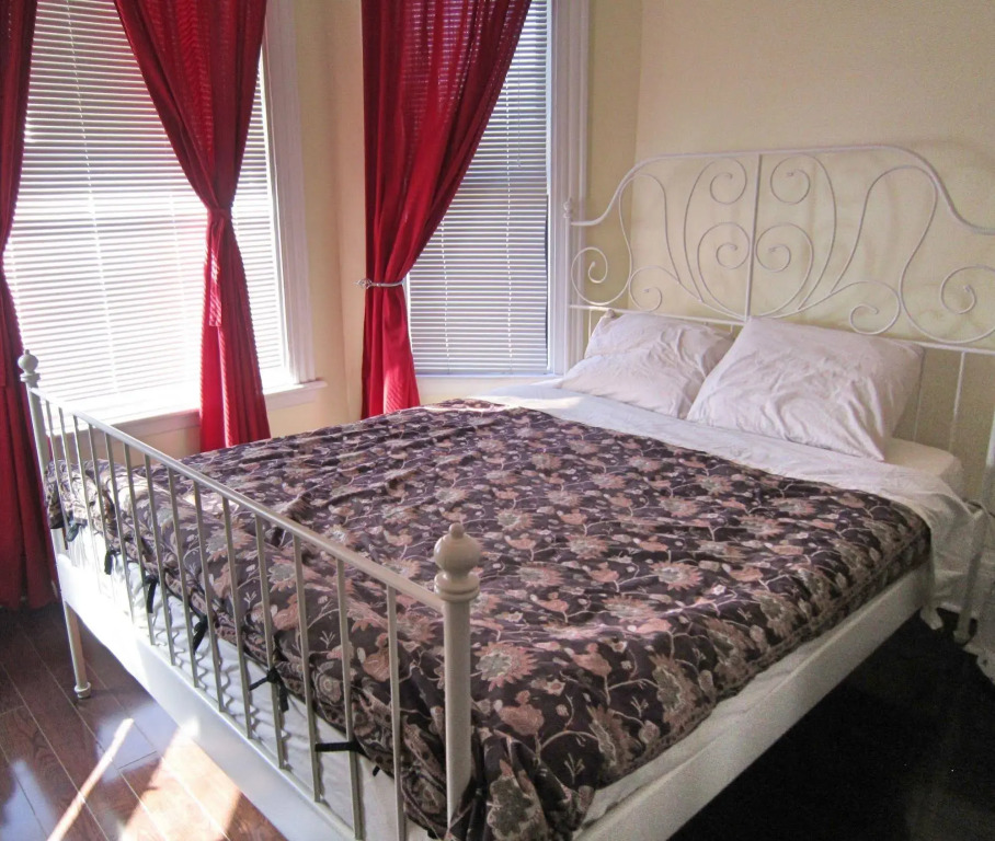Spadina 11 Guesthouse