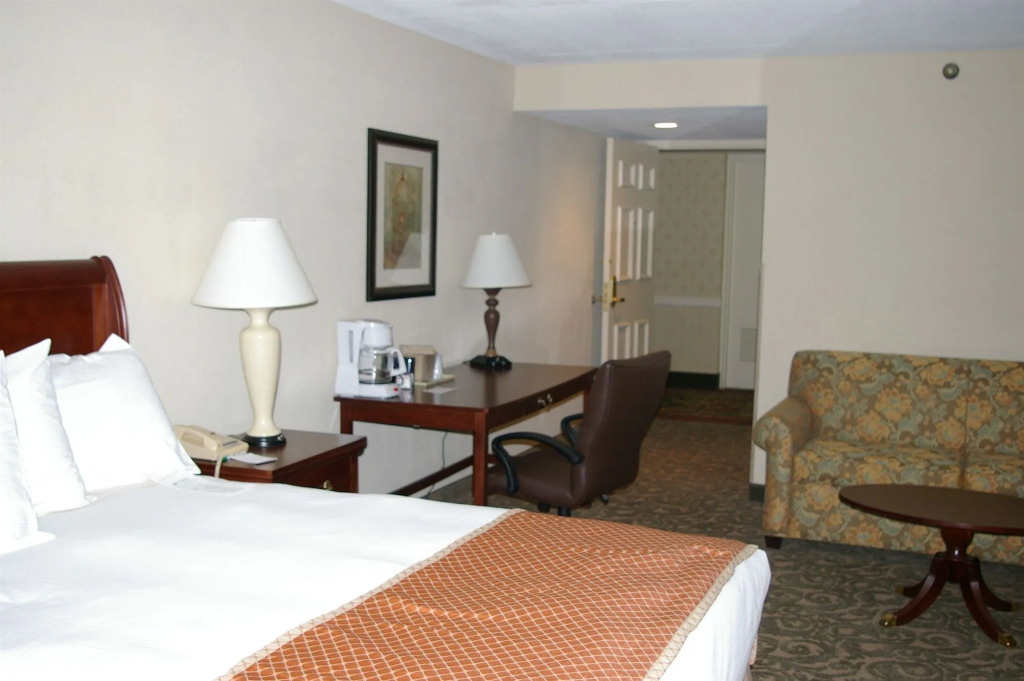 Sturbridge Host Hotel And Conference Center