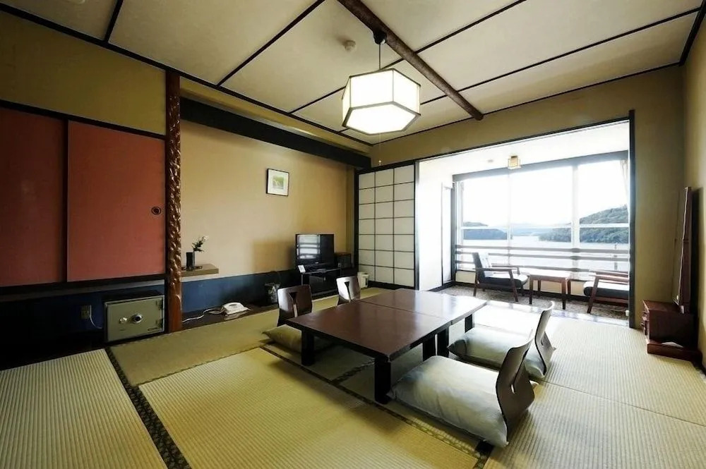 Hamanako Kanzanji Onsen Hotel Kikusuitei