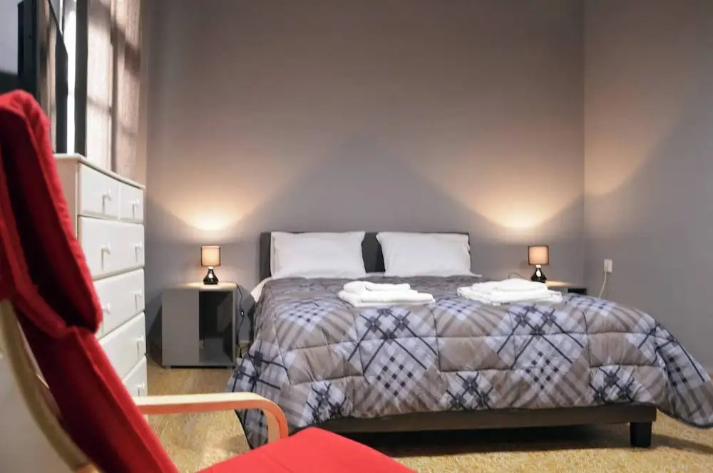 Renovated Home Next To Old Town