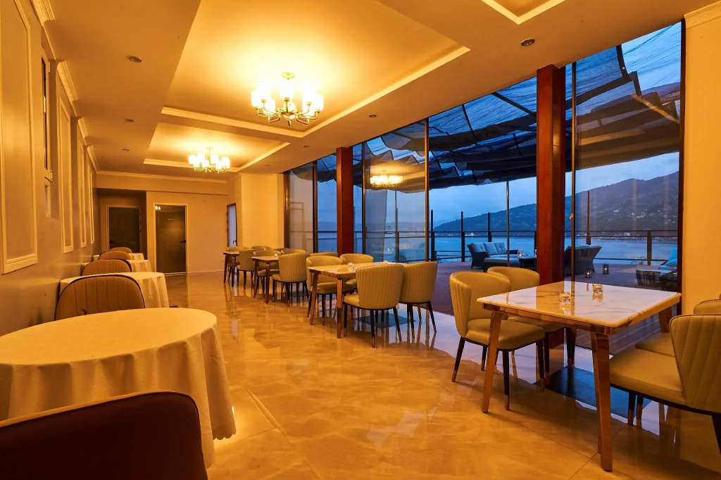 HOTEL HIMALAYA SEA