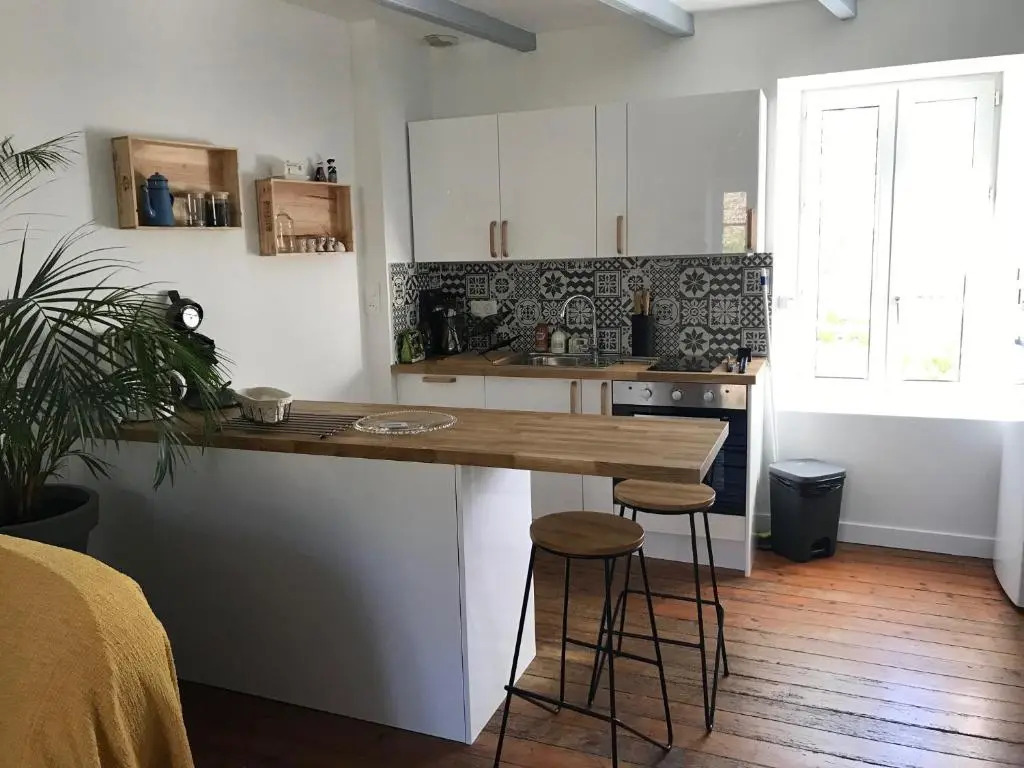 Le Gite de L'amer - T2 - Duplex - Centre Bourg (Adults Only)