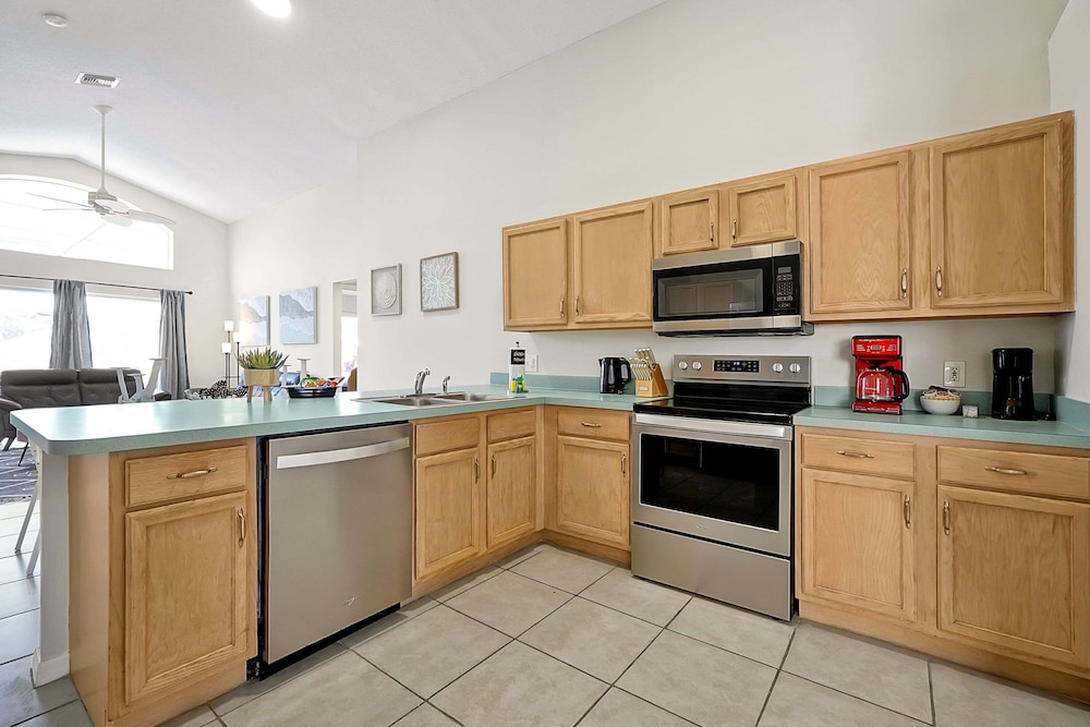 938 Lake Berkley, Kissimmee FL 34746