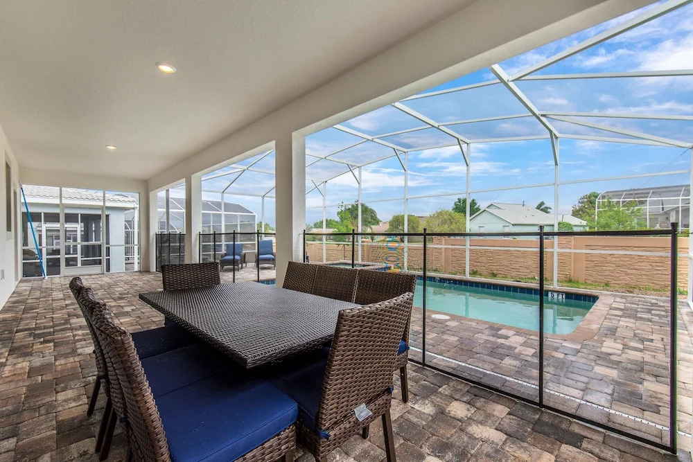 1662 Moonvalley Drive
