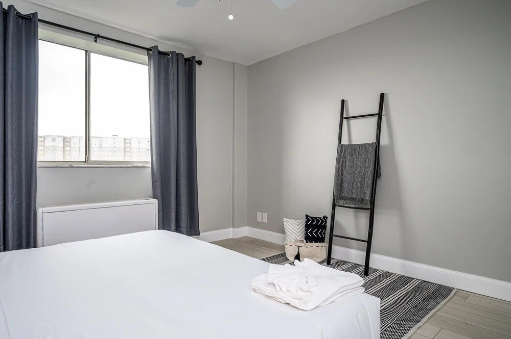 ATL Downtown 2BR with Free Parking Gym