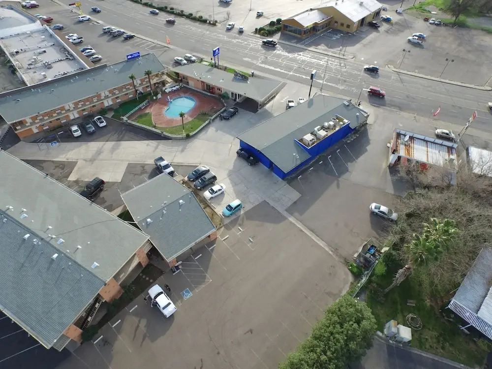 The River Inn & Suites