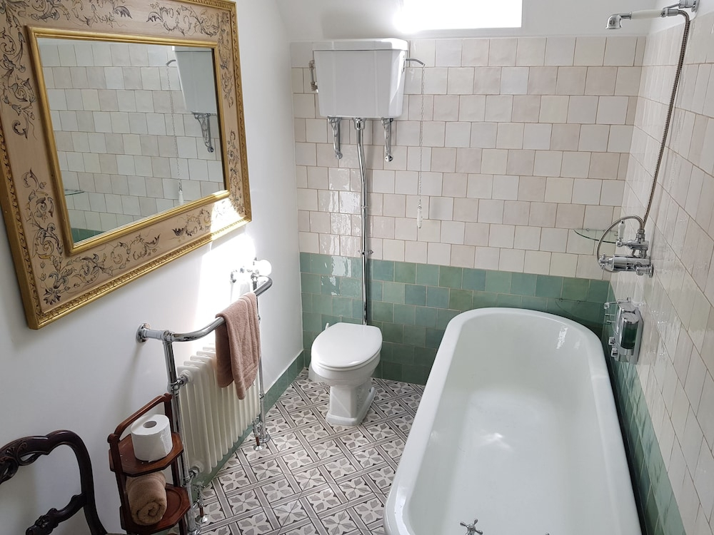 Cambus O May Traditional Highland Hotel