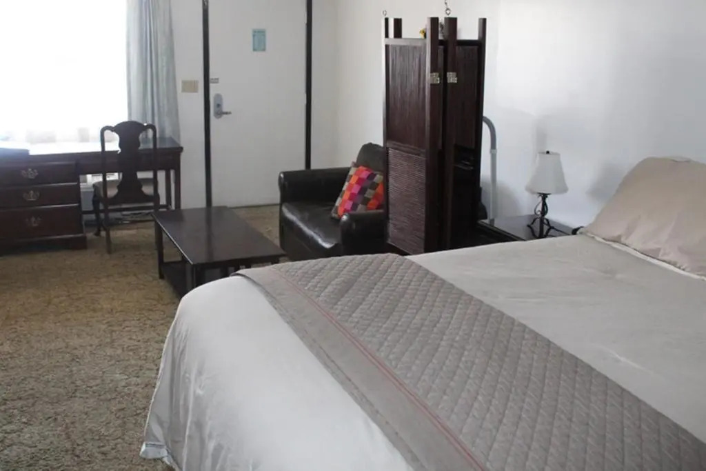 Jim Butler Inn & Suites