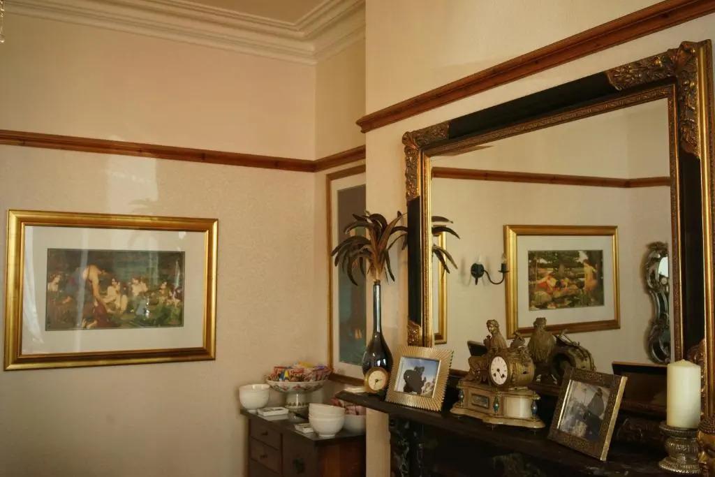 Elm Tree Lodge