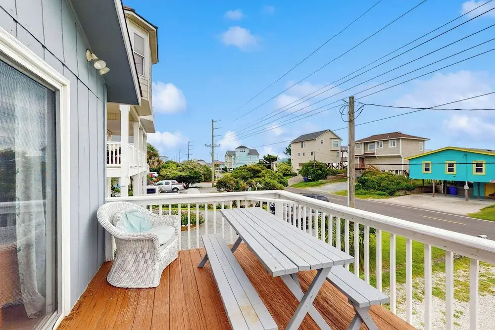 Entire House - Serenity in Surf City