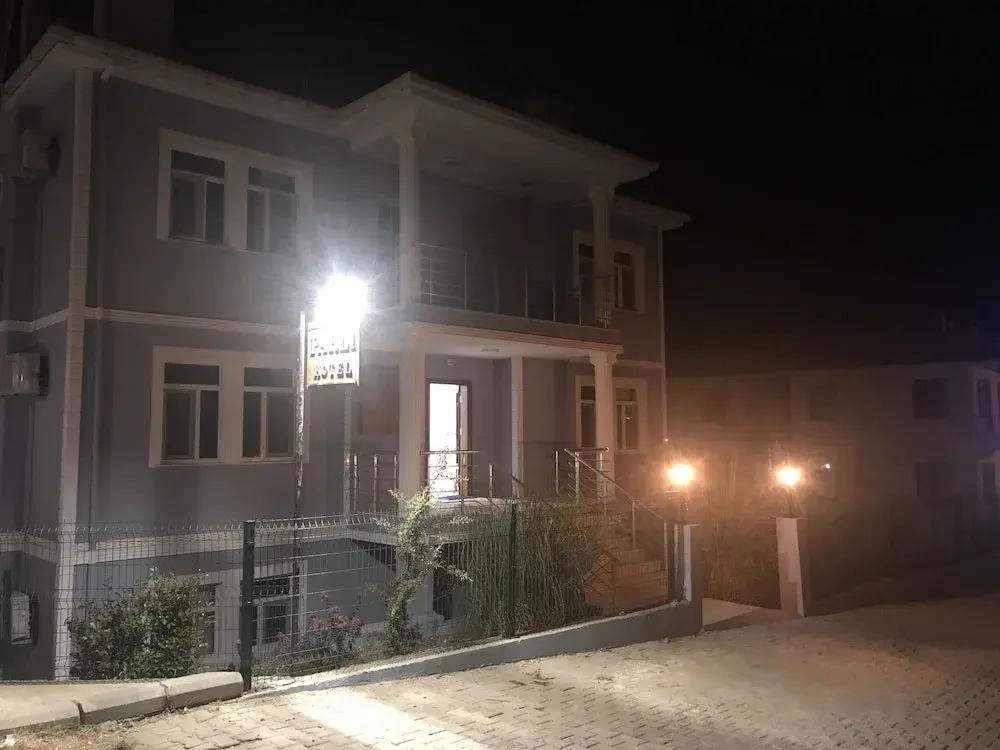Parli Hotel