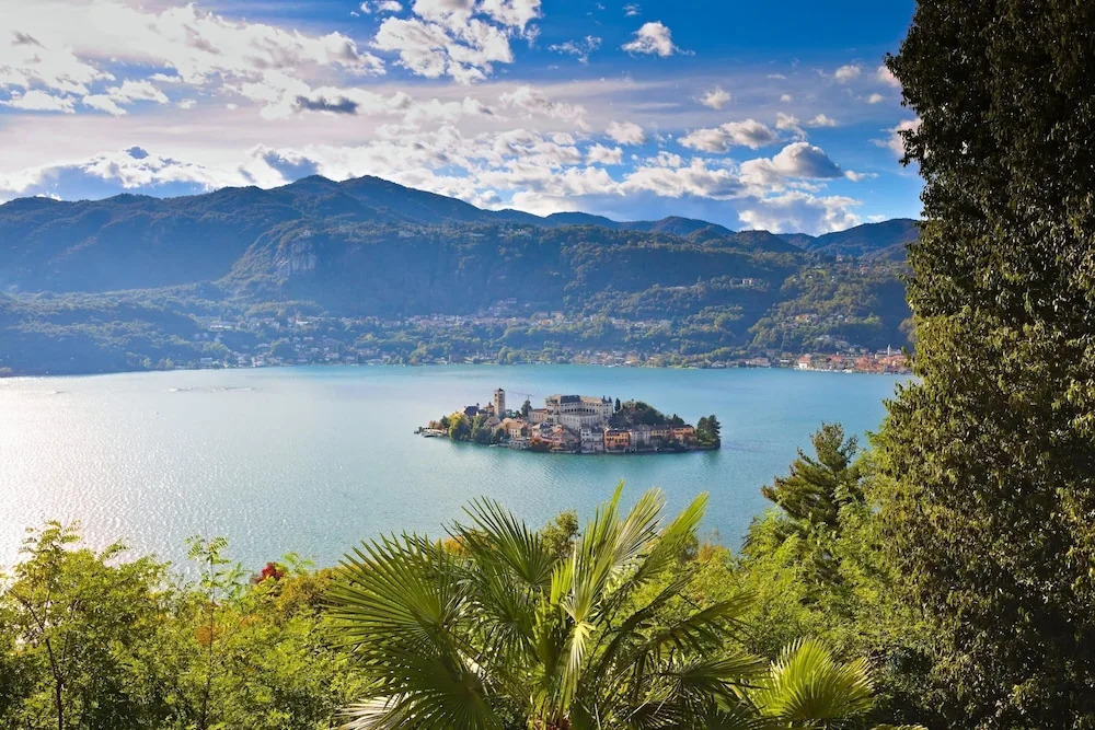 Zio Enry Garden Orta Lake
