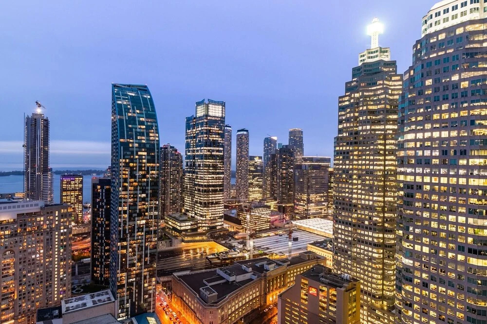 Modern 1BR With City View - Heart of DT Toronto