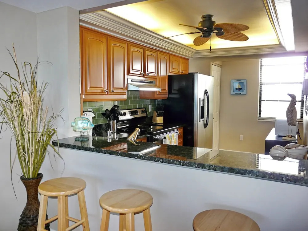 South Seas Tower 4-602