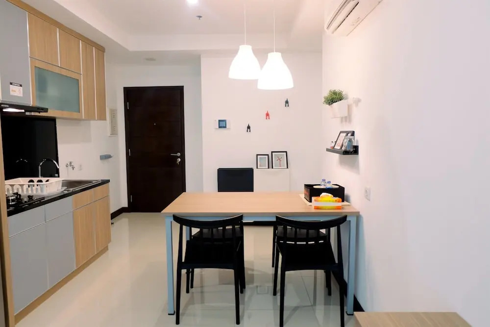 Modern Looks And Homey 2br Gallery West Apartment