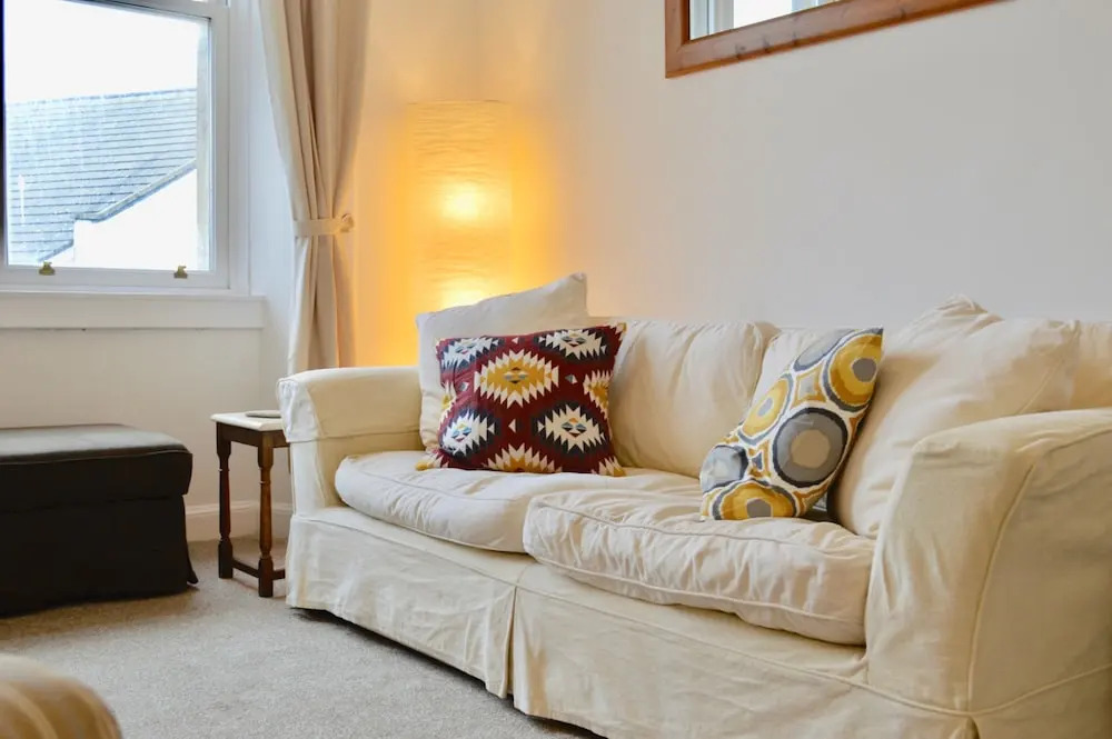 Bright And Spacious 2 Bedroom Flat Near Leith Shore