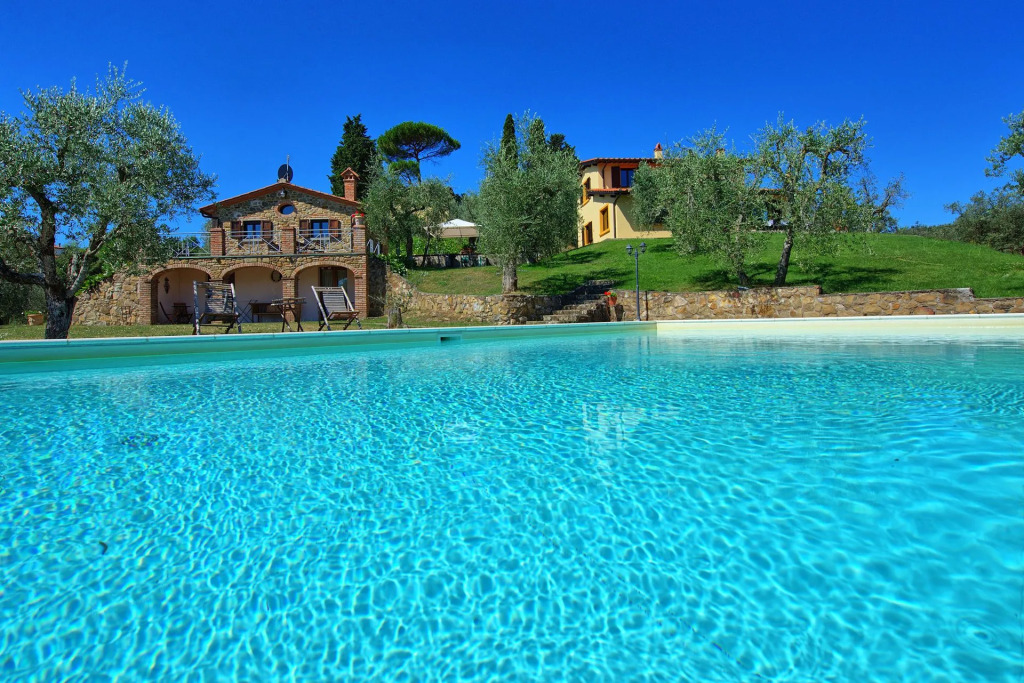 Villa Ulivi by PosarelliVillas