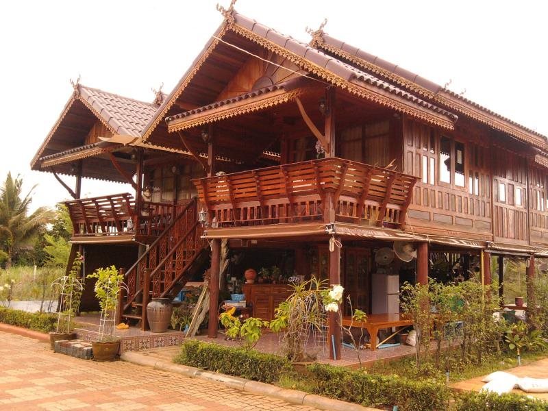 Ruenthai Rimnam Resort