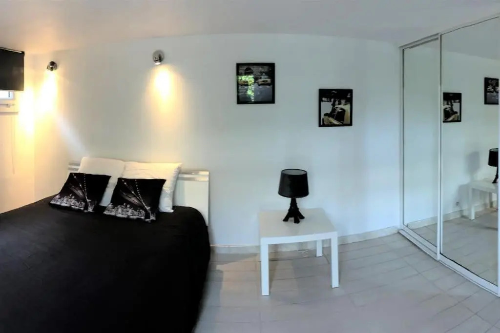 Appartement 50 m2 dans une maison privative avec terrasse et jardin privée
