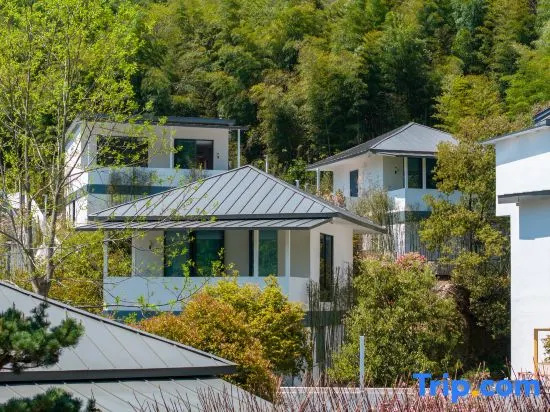 Qianna Guanshan Hot Spring Resort Hotel