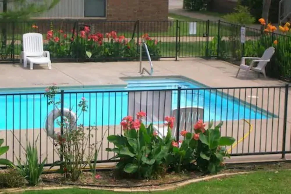 OU-2 Bedroom 1 bath next OU