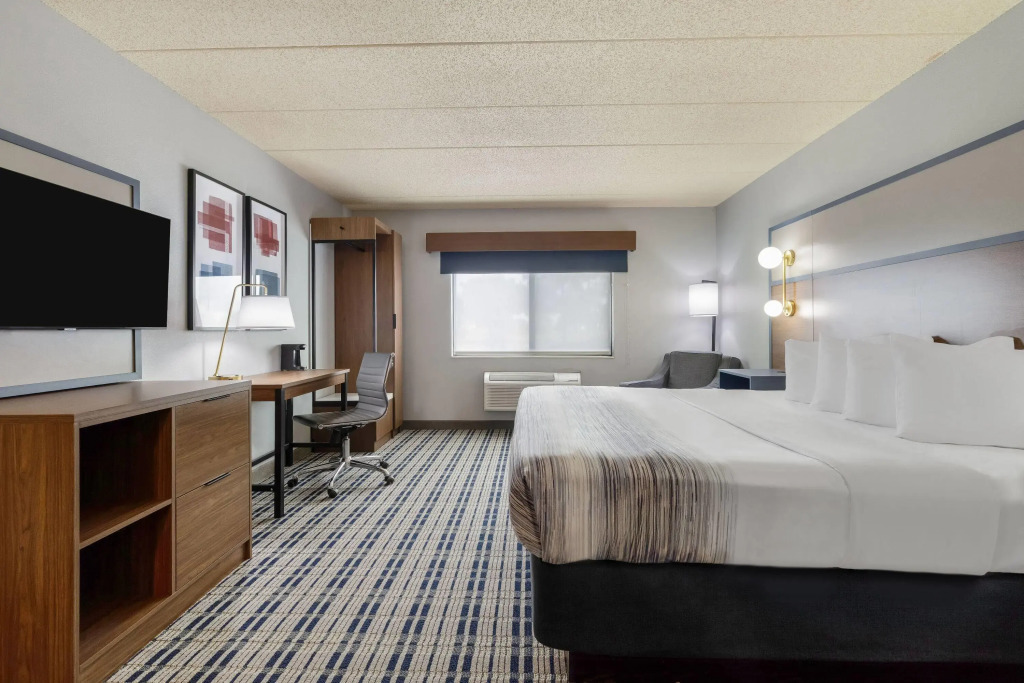 AmericInn by Wyndham Chamberlain Conference Center