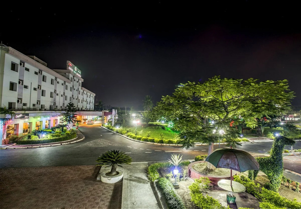 Naz Garden