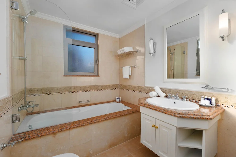 Maison Privee - Exclusive Villa with Private Pool, Garden & Beach