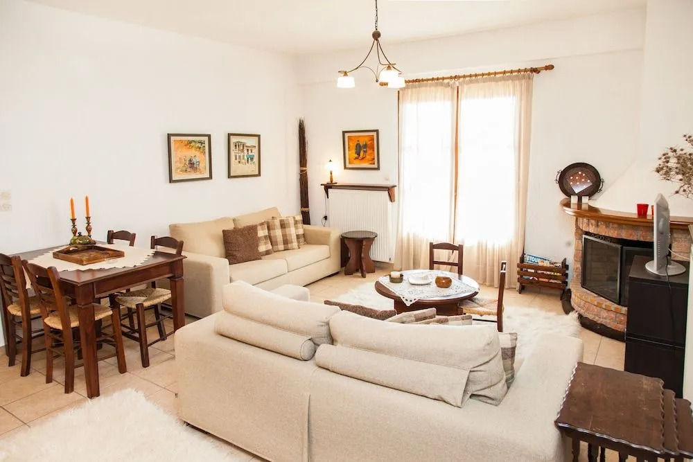 Arachova's Hilltop Delight Apartment
