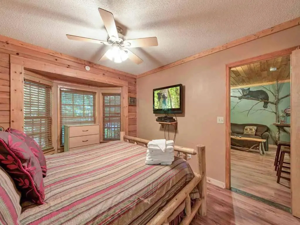 Magical Moments, 1 Bedroom, Sleeps 6, Arcade, Foosball, Walk to Pool