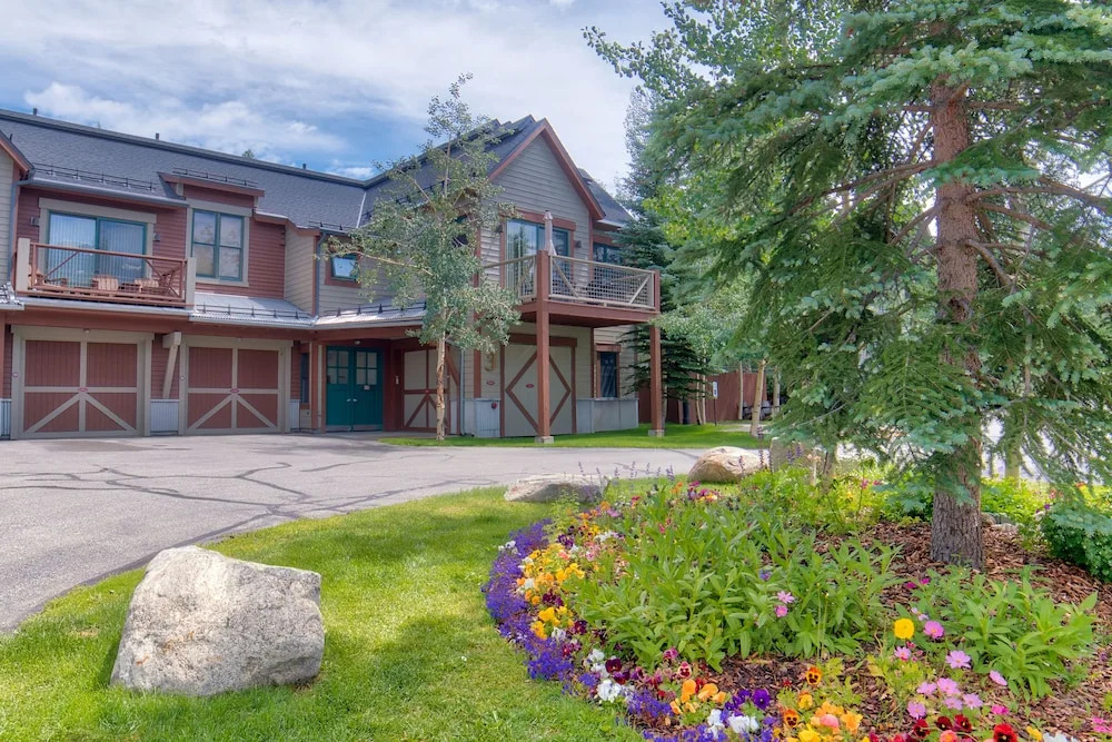 Main Street Junc. 15 (Townhome with Resort Amenities)
