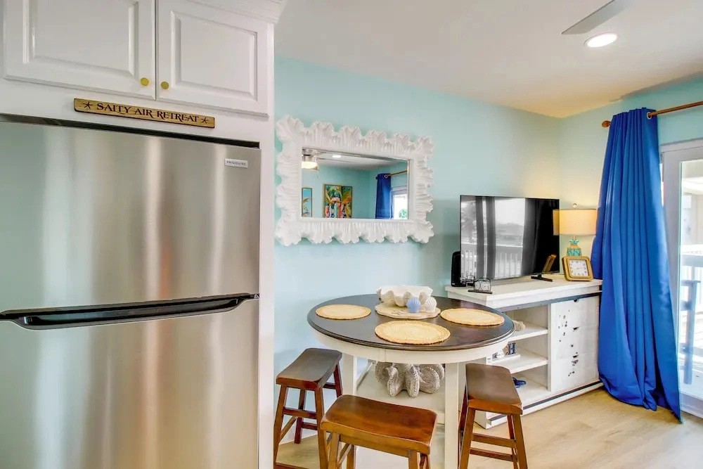 Poolside Fun, Ocean Strolls! Corpus Christi Escape