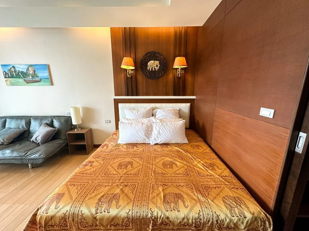 Sea and Sky condo Karon 306