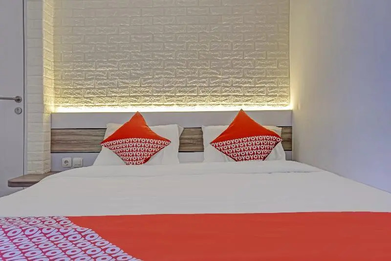 OYO 90120 Bolang Room