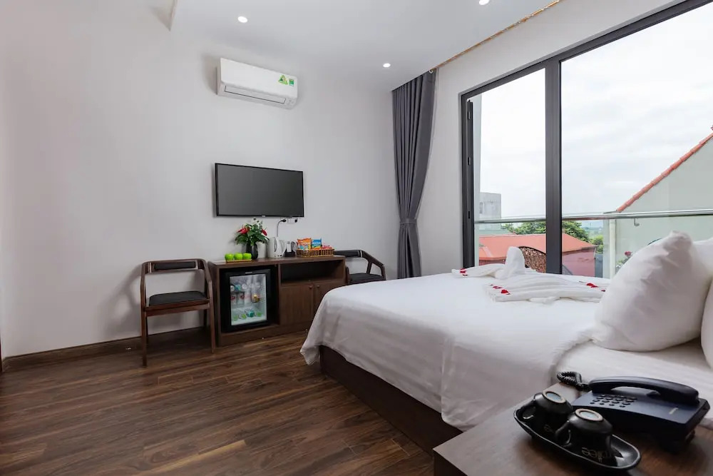 Airport Classic Hotel & Travel