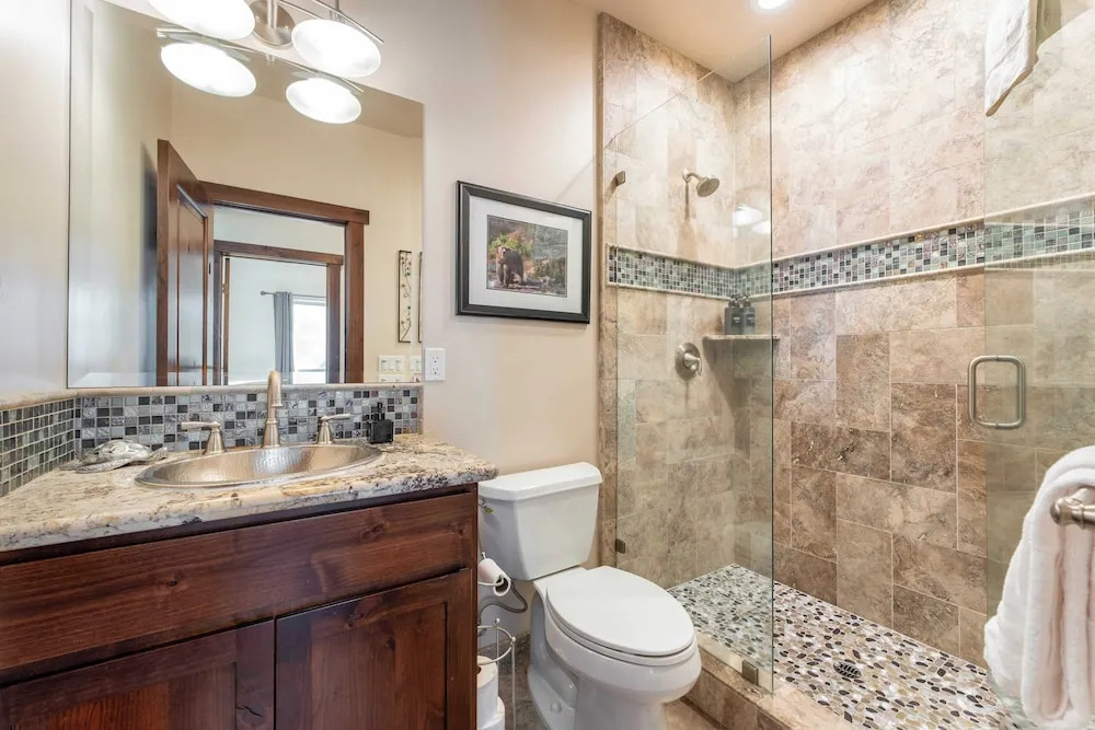 10mins to Lake Hot Tub, Game Room, Forest Views Meyers Meadow by Avantstay