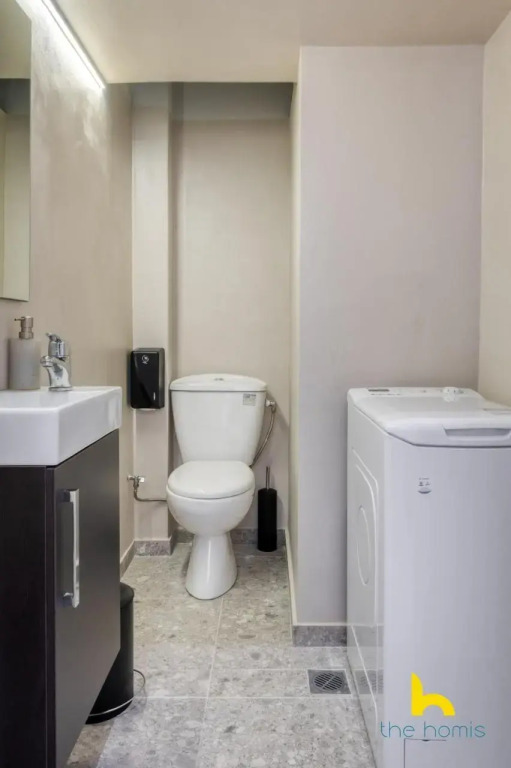 Contemporary 2-BDR APT near Kalimarmaro & Alsos Park!